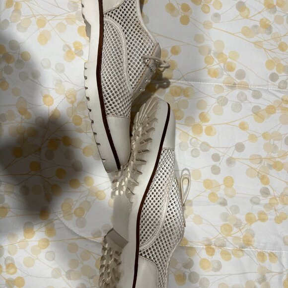 Steve Madden Brinkkly White Mesh Lace Up Shoe ~Size 9~ - Picture 2 of 4